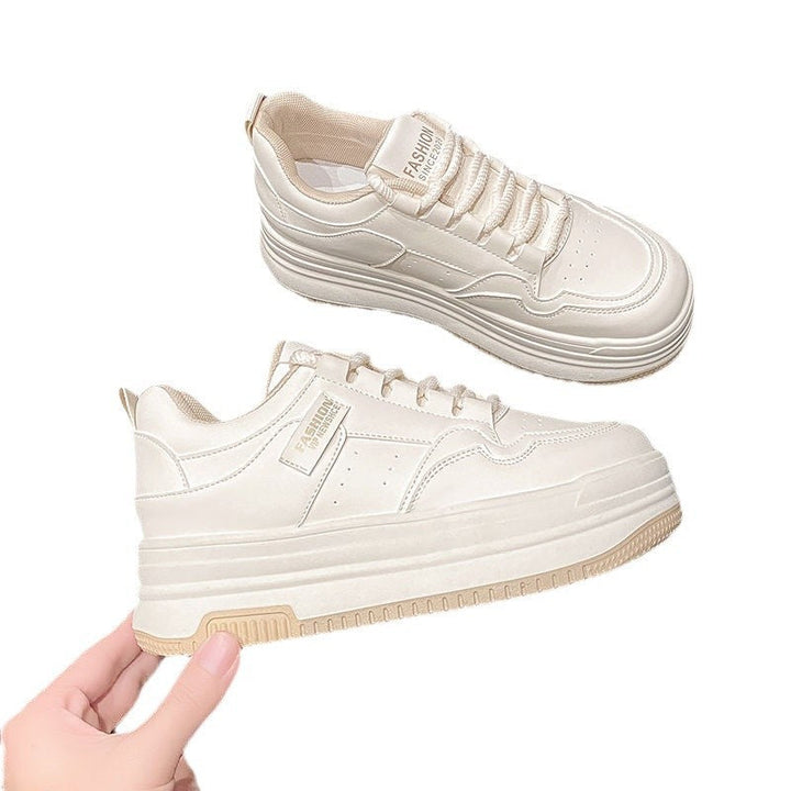Ladies sneakers with modern platform design and breathable interior structure Mune Fashion
