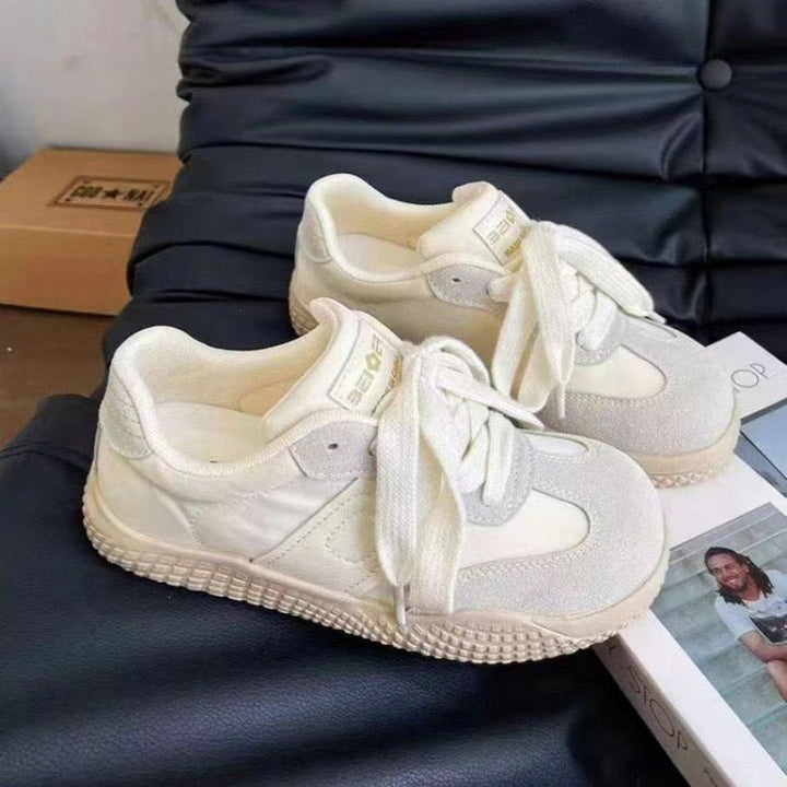 Women’s leisure sneaker with breathable surface structure and comfortable cushioning Mune Fashion