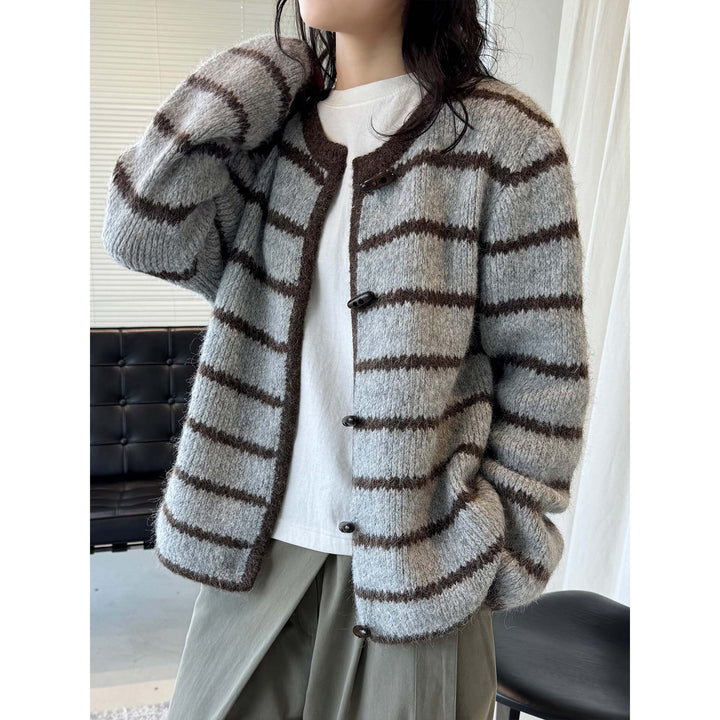 Women's Chunky Knit Short Jacket in Boxy Cut with Toggle Closures Mune Fashion