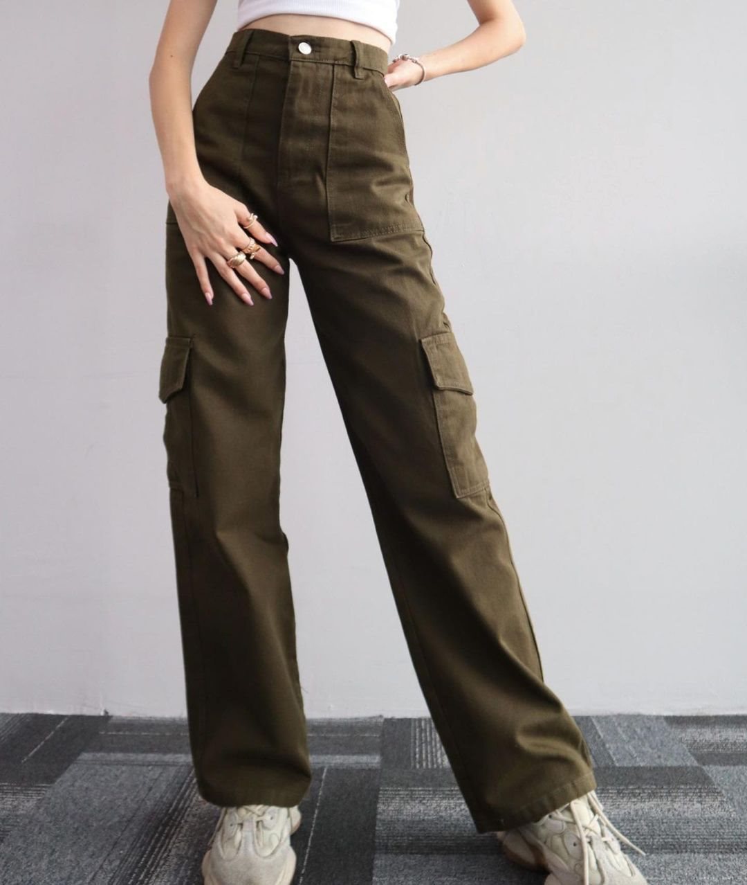 Women's High-Waist Cargo Pants made of Twill with Flap Pockets and Wide Leg Mune Fashion