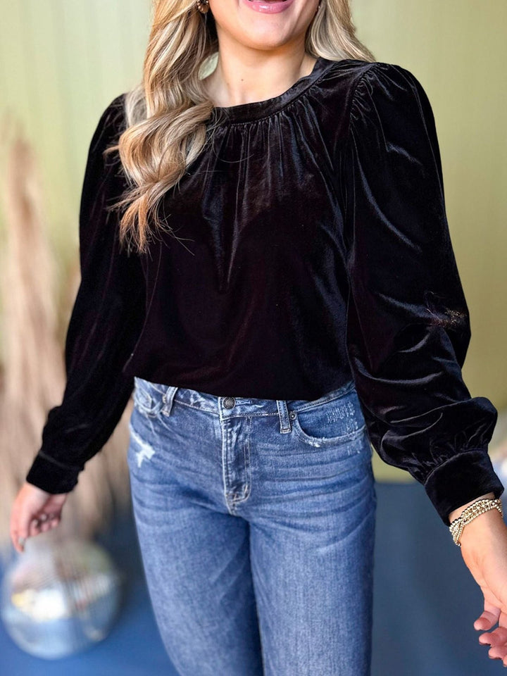 Ladies velvet blouse with balloon sleeves and gathered stand-up collar Drune