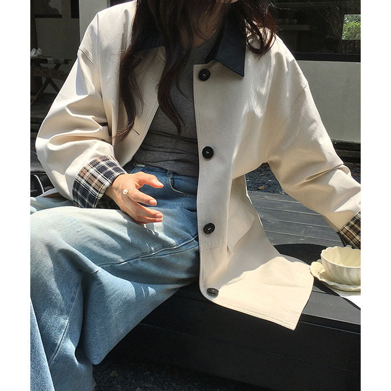 Women's Short Boxy Trench Style Jacket with Contrast Collar and Adjustable Cuffs Mune Fashion