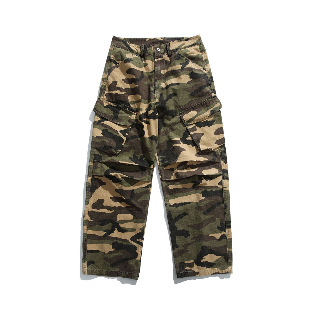 Men's cargo pants in a loose fit with camouflage pattern, large flap pockets, and ripstop look Mune Fashion