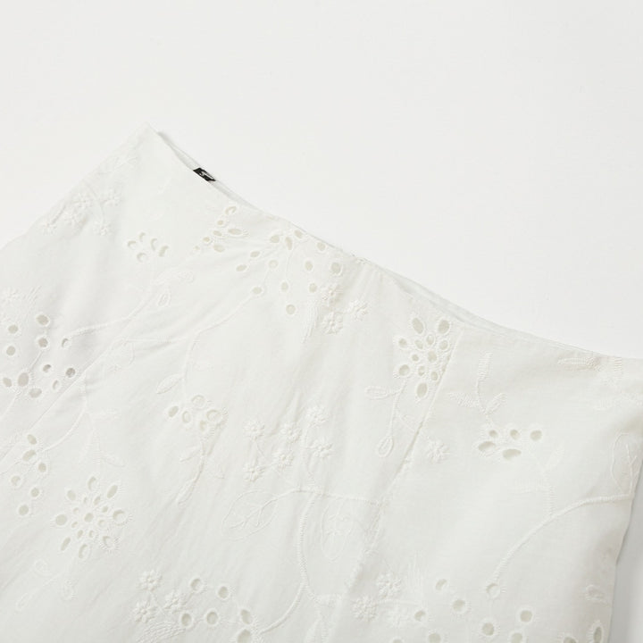 Women's midi skirt with broderie anglaise, flared A-line and curved hem Mune Fashion