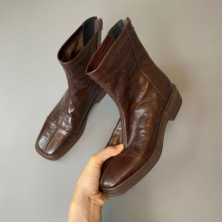 Women's leather boots with square toe and patterned rubber sole Mune Fashion