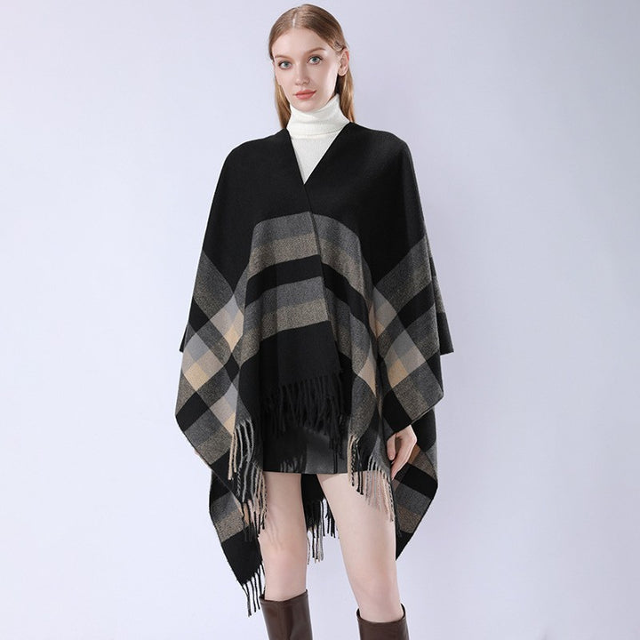 Women Chunky Knit Cape-Ruana in Oversize with Gradient Check Pattern and Fringe Hem Mune Fashion