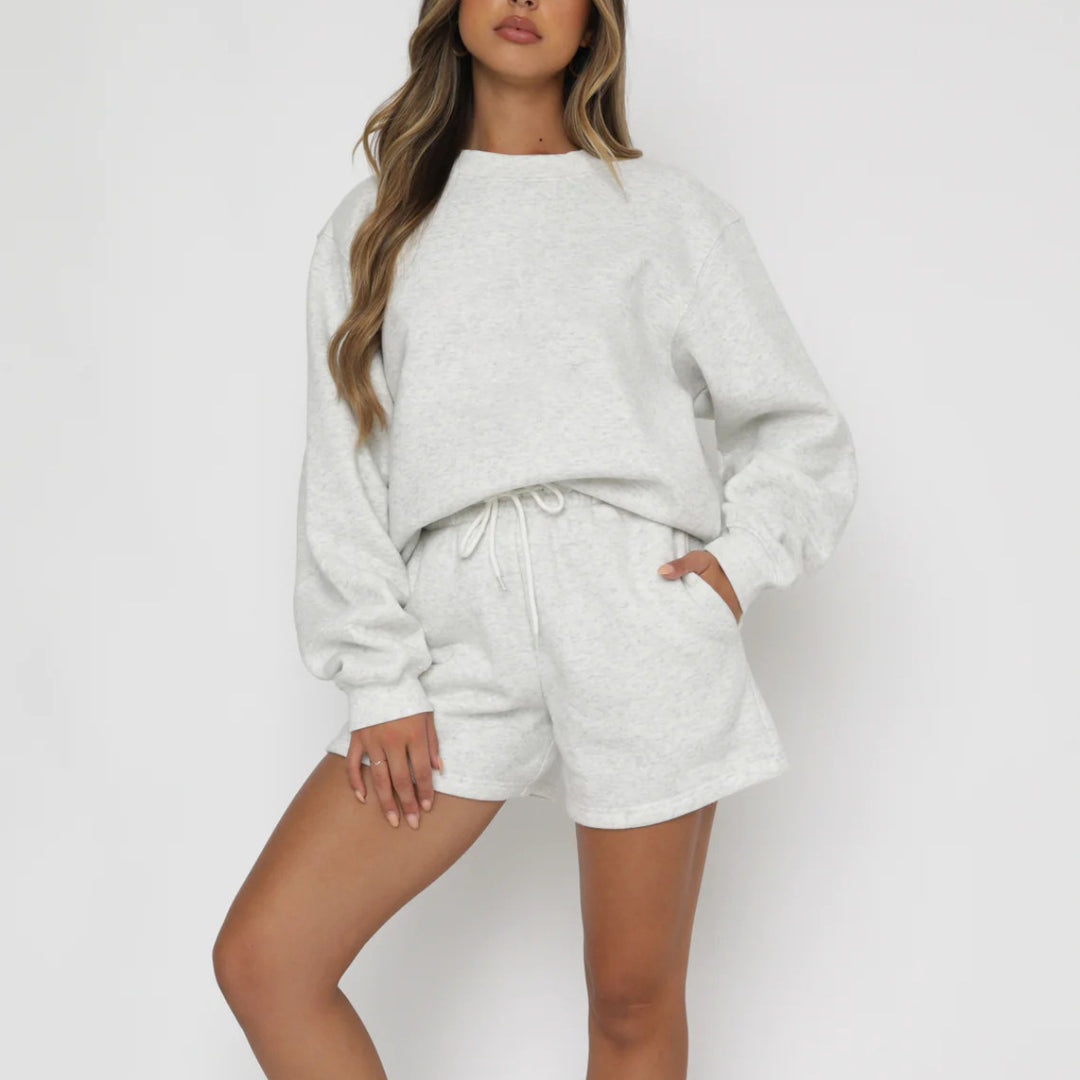 Women Oversized Lounge Set with French Terry Sweatshirt, Round Neck and Loose Sweat Shorts Mune Fashion