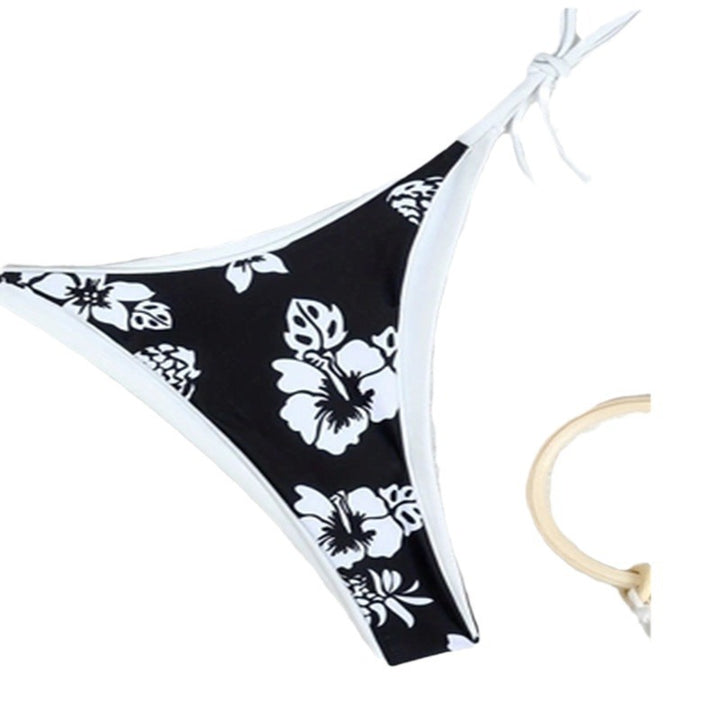 Women's Triangle Bikini with Floral Pattern Mune Fashion