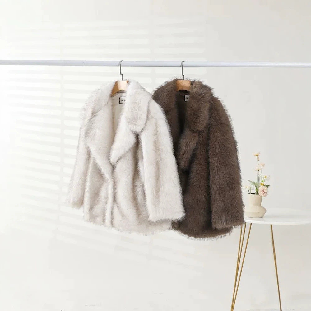 Women's Short Cut Faux Fur Coat with Boxy Silhouette and Stand Collar Mune Fashion