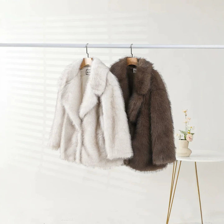 Women's Short Cut Faux Fur Coat with Boxy Silhouette and Stand Collar Mune Fashion