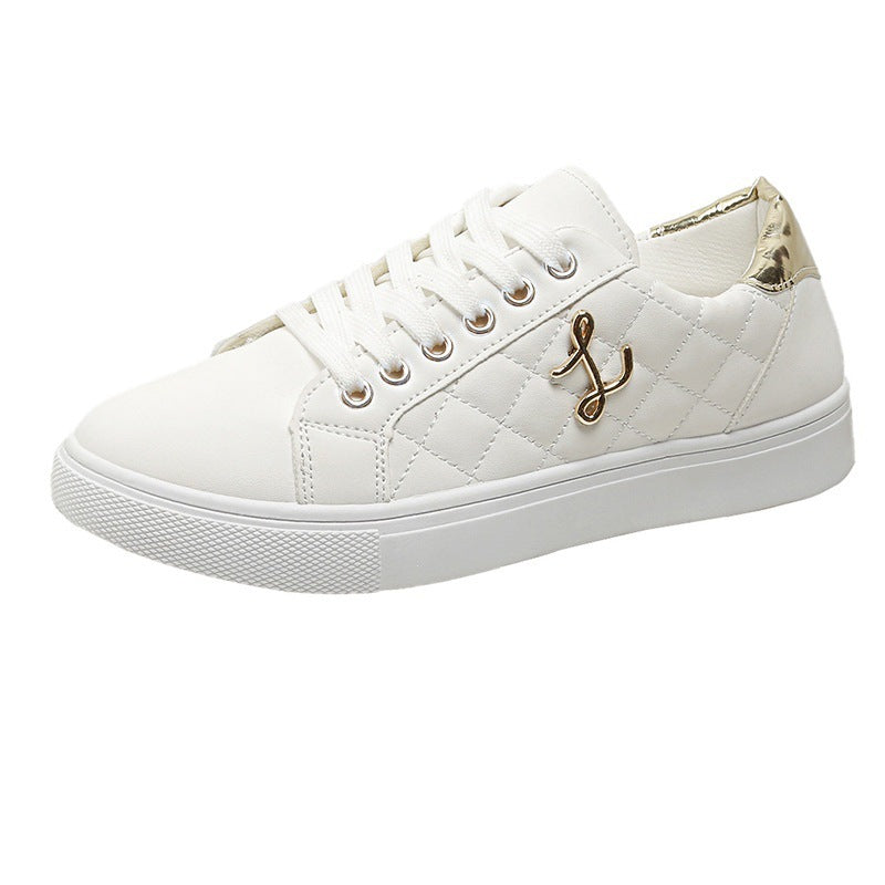 Women's fashionable sneakers with quilted pattern and elegant details Mune Fashion