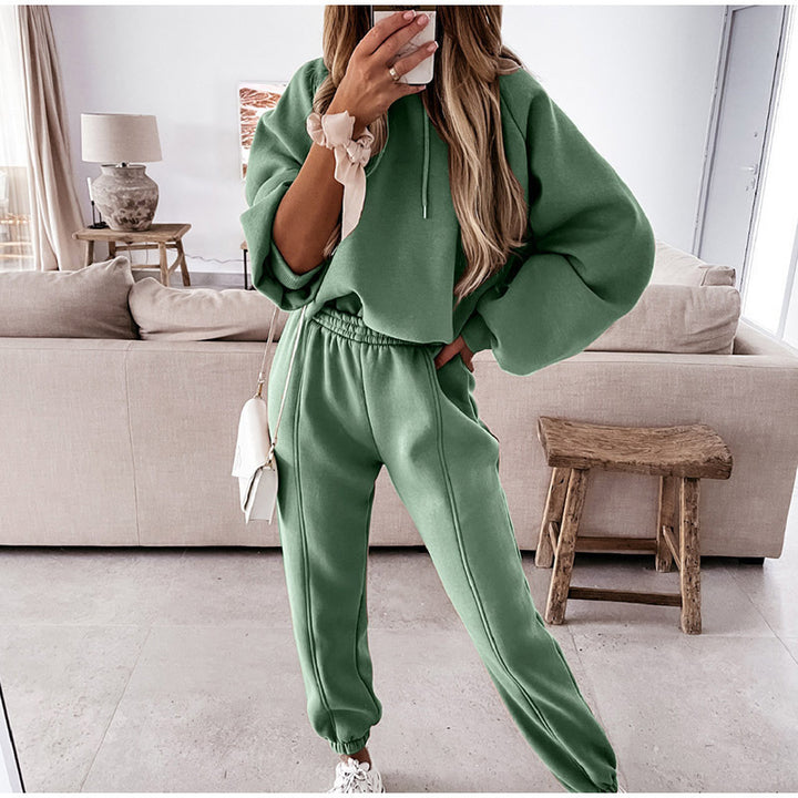 Women cozy lounge two-piece set with oversized hoodie, balloon sleeves, and tailored joggers Mune Fashion