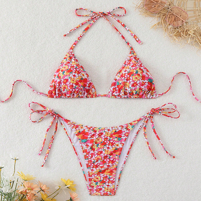 Women's triangle bikini with adjustable straps and floral pattern Mune Fashion