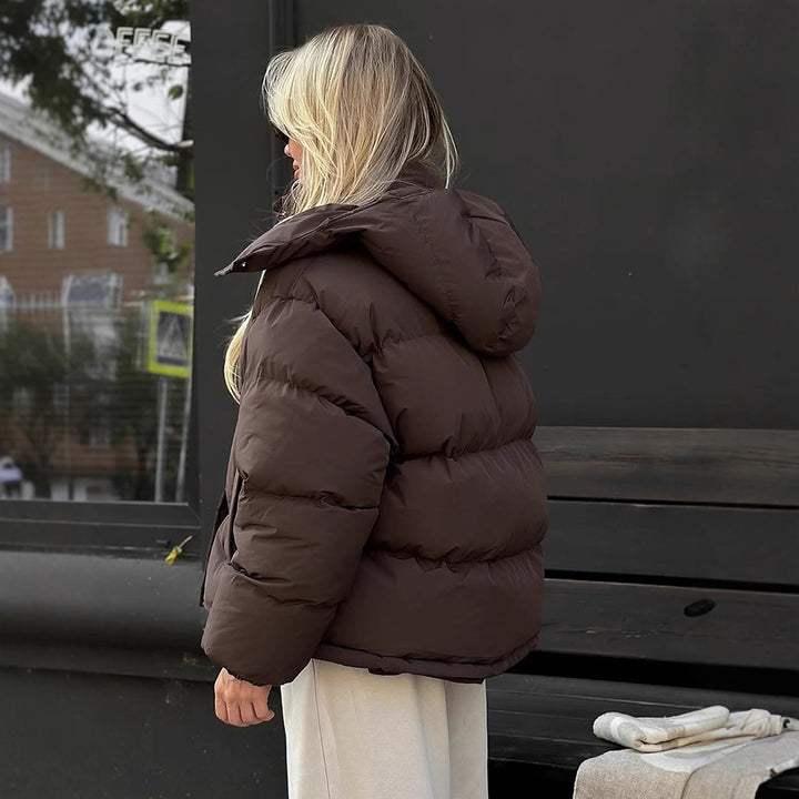 Women's short-cut oversized quilted jacket with high stand-up collar and concealed snap button placket Mune Fashion