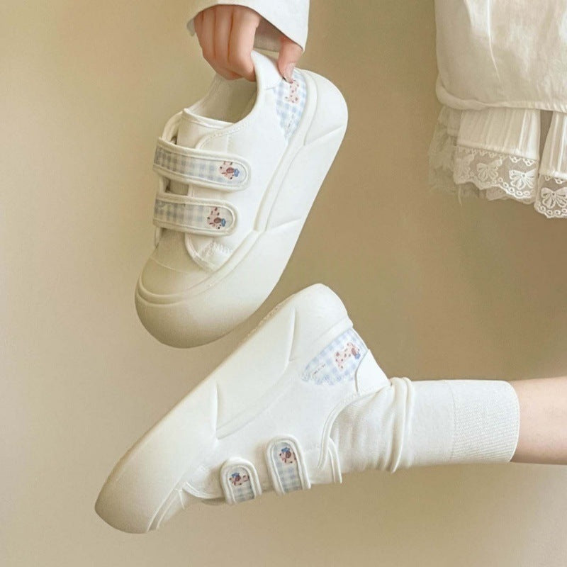 Women's platform sneakers with practical Velcro closure and playful appliqués Mune Fashion