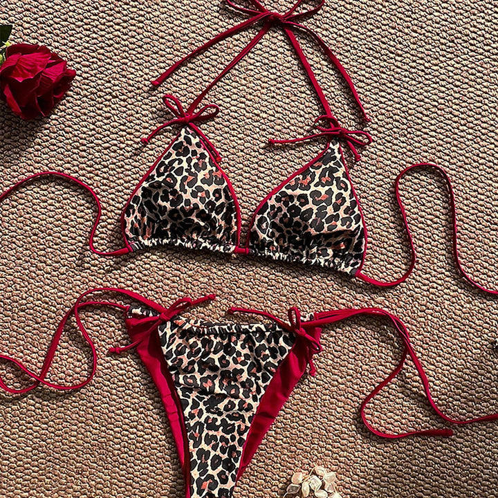 Ladies triangle bikini with leopard print and refined lacing details Mune Fashion