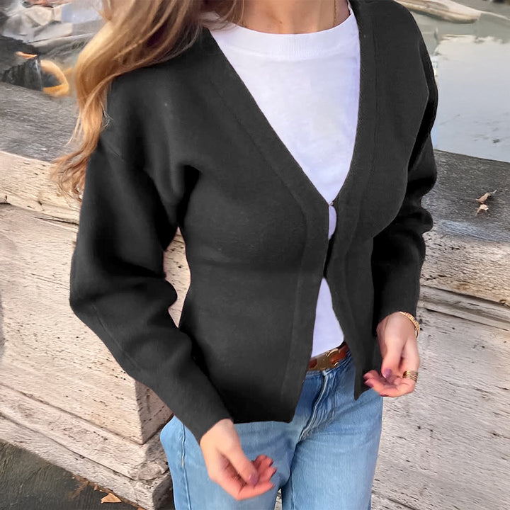 Ladies fitted cardigan with V-neck, puff sleeves and side slits Mune Fashion