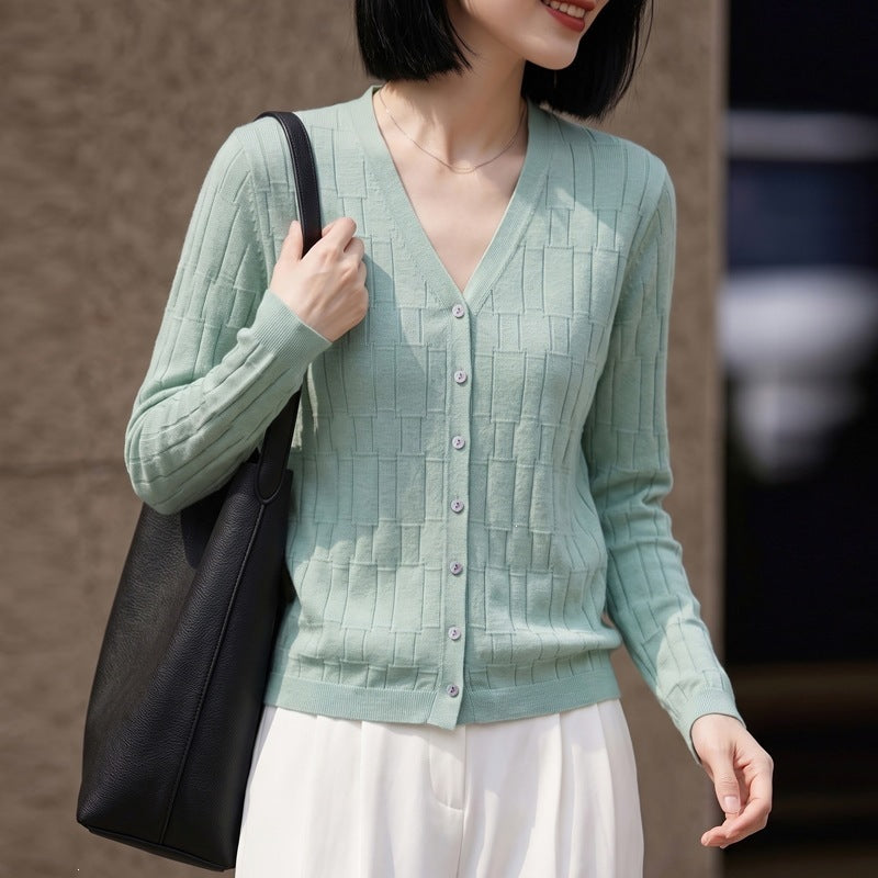 Ladies V-neck fine knit cardigan with structured block design and continuous button placket Mune Fashion