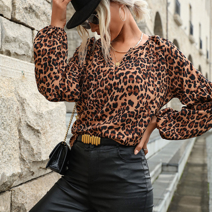 Women's leopard print blouse with V-neck, balloon sleeves, and loose fit Mune Fashion