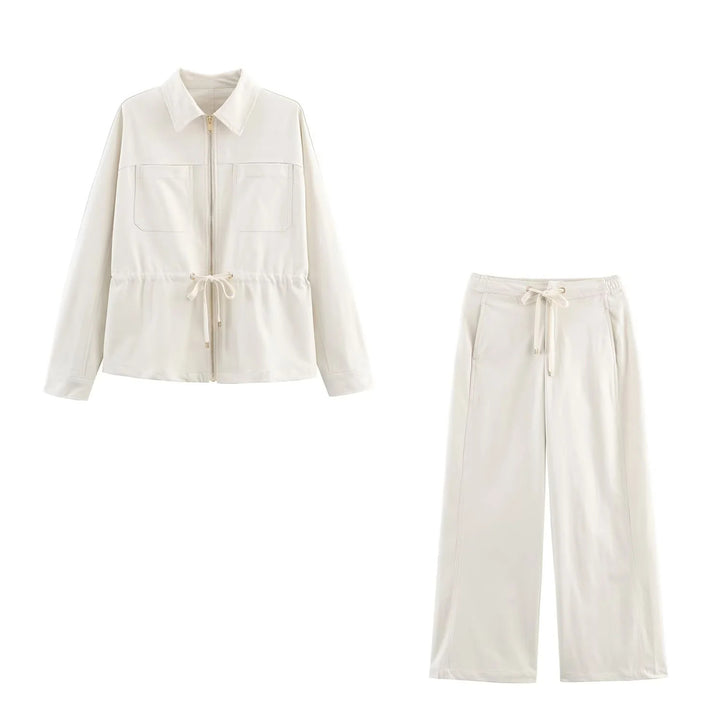 Women's lightweight transitional jacket with zipper, drawstring waist and patch chest pockets Mune Fashion