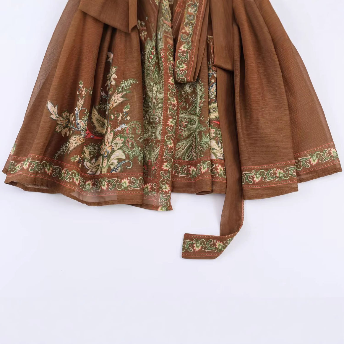 Women's short robe with elaborate embroidery in Boho-Kimono style Mune Fashion
