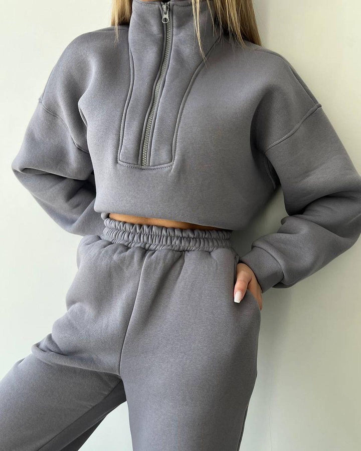Women Cropped Sweatshirt Set with High Collar and High Waist Jogging Pants Mune Fashion