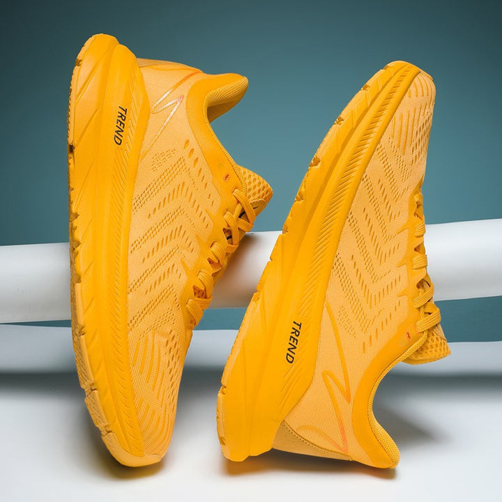 Men's comfort running shoes with responsive platform sole and ventilated knitted upper Mune Fashion