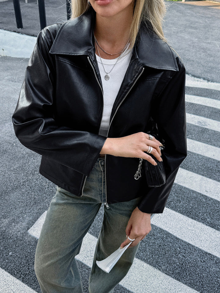 Women's elegant faux leather jacket with zipper, shirt collar and welt pockets Mune Fashion