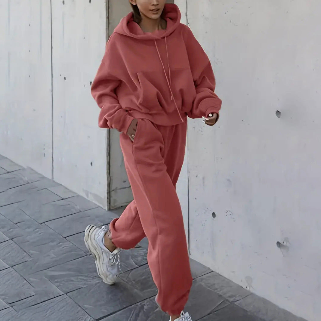 Women's short oversized hoodie set with elastic high-waist joggers made of cotton fleece Mune Fashion