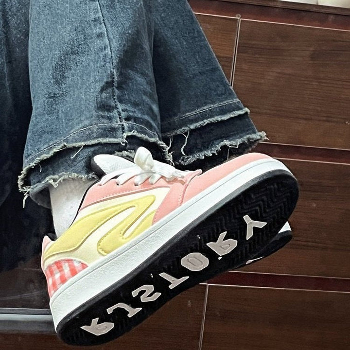 Women's sneakers with fashionable check details and breathable outsole Mune Fashion