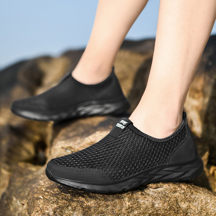 Unisex Breathable Slip-On Sneakers made of Mesh with Non-Slip Lightweight Sole Mune Fashion