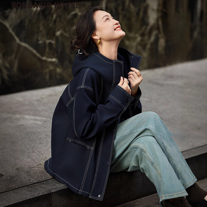 Women's hooded jacket in boxy cut with visible contrast seams Mune Fashion
