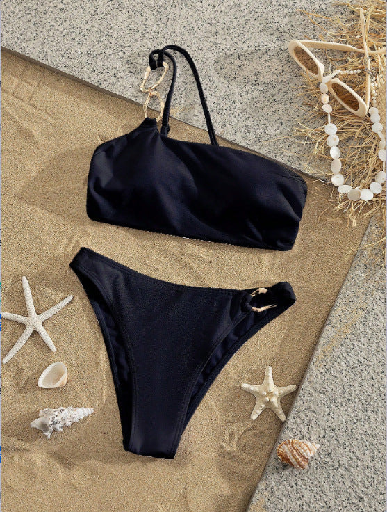Ladies sporty bikini with asymmetrical top and elegant details Mune Fashion