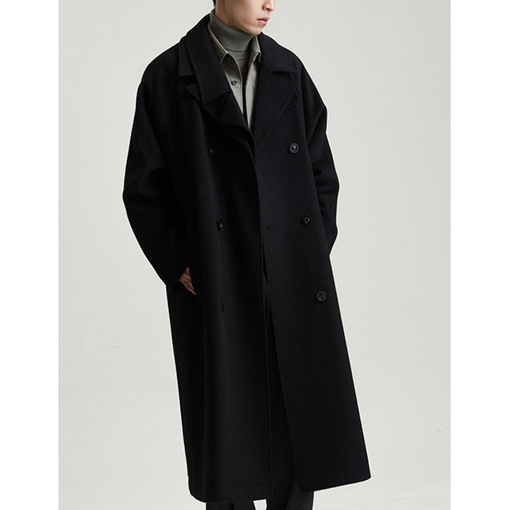 Men's wool coat in a loose fit with double-breasted button placket and wide lapels Mune Fashion