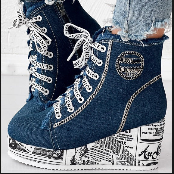 Women's denim wedge ankle boots with platform sole in newspaper print, fringed finish and side zipper Mune Fashion