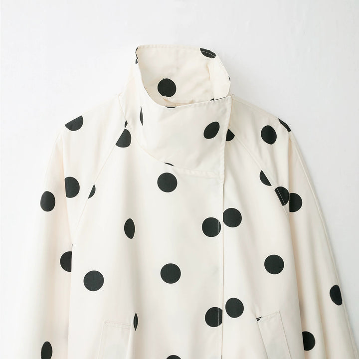 Women's short jacket in cape style with stand-up collar and balloon sleeves Mune Fashion