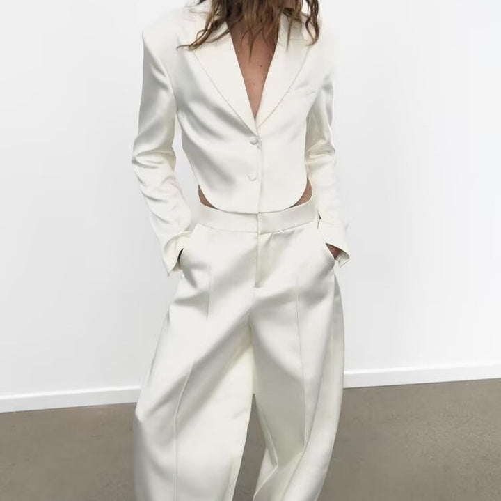 Ladies Cropped Short Blazer with Rounded Hem and Lapel Collar Mune Fashion