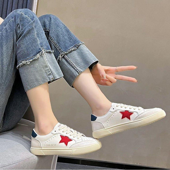 Women's sneakers with glittering star motif and flexible sole profile Mune Fashion