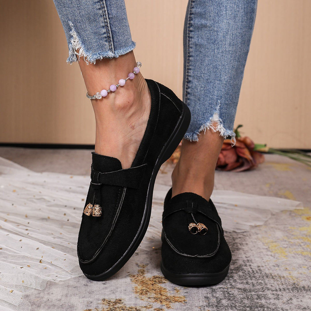 Women Moccasin Slipper with Decorative Tassels and Padded Comfort Footbed Mune Fashion