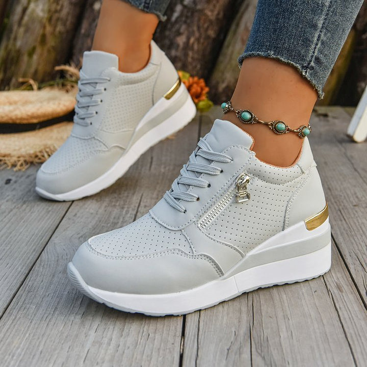 Damen Keil‑Sneaker mit seitlichem Reißverschluss, perforiertem Obermaterial und verstecktem Plateau Mune Fashion