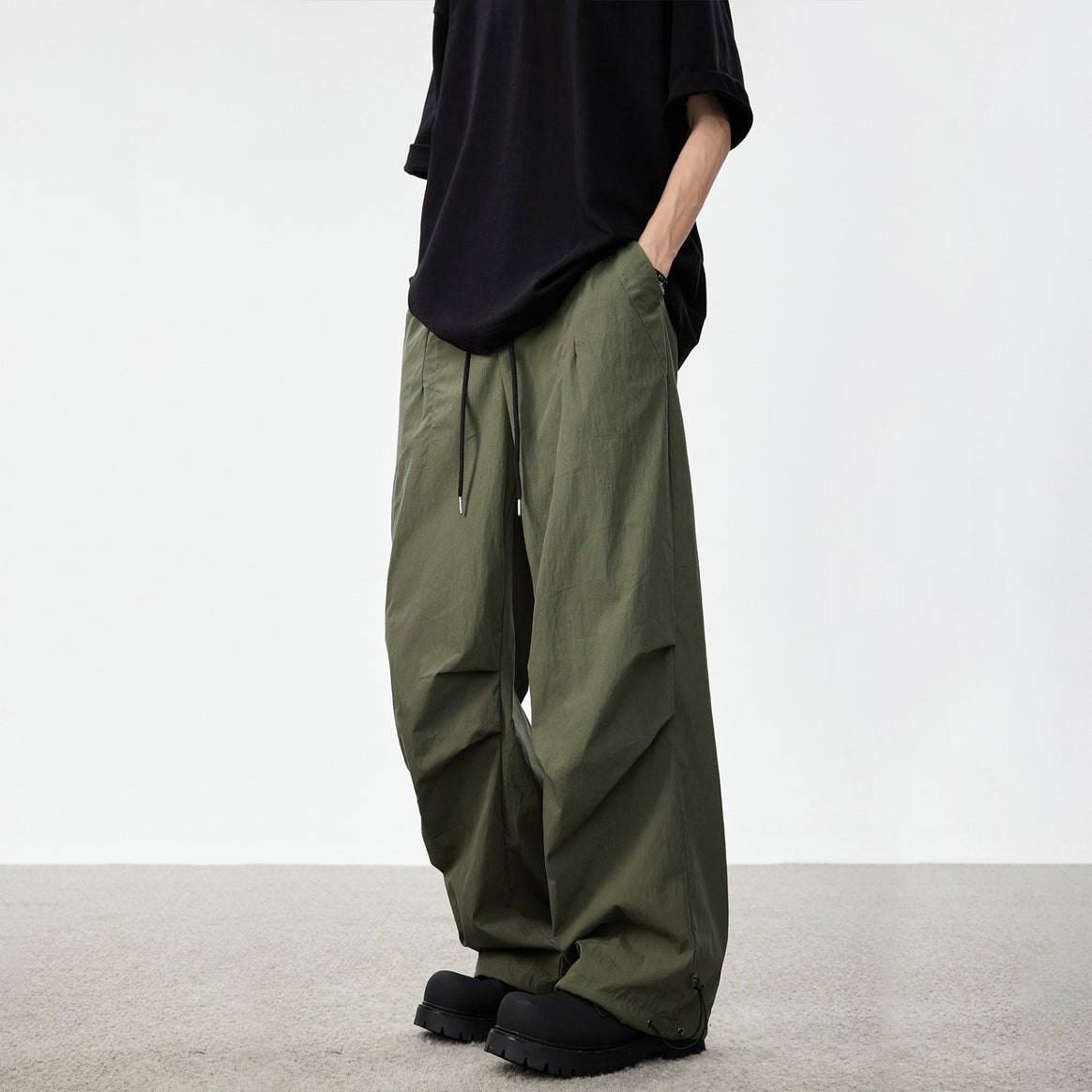 Men's Loose Utility Cargo Pants with Drawstring Waist Knee Panels and Adjustable Hem Mune Fashion
