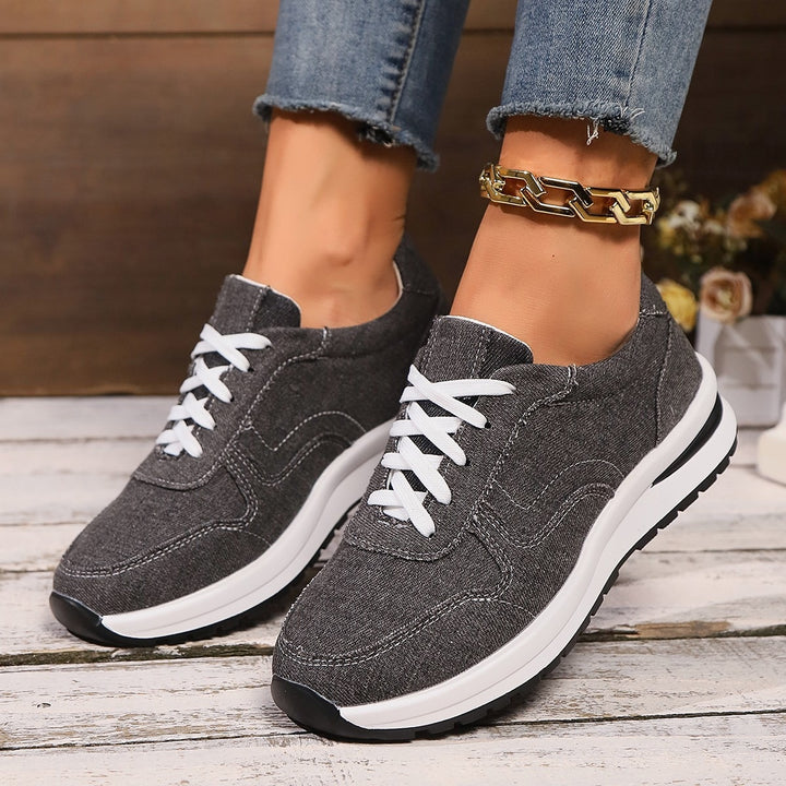 Women's Light Canvas Sneakers with Padded Comfort Insole and Profiling Outsole Mune Fashion