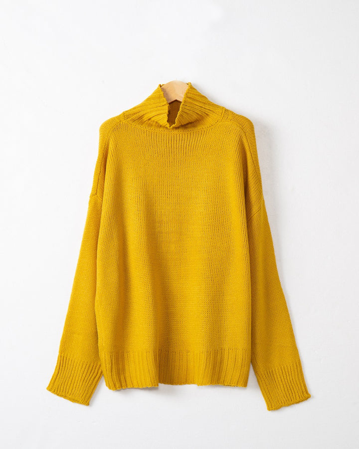Women's turtleneck sweater made of chunky knit with oversized cut Mune Fashion