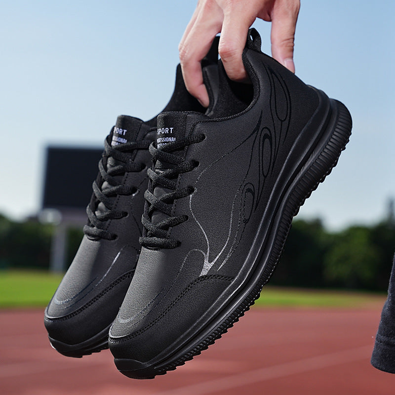 Men's discreet business-casual sneaker with synthetic smooth leather, padded collar, and profiled rubber grip Mune Fashion