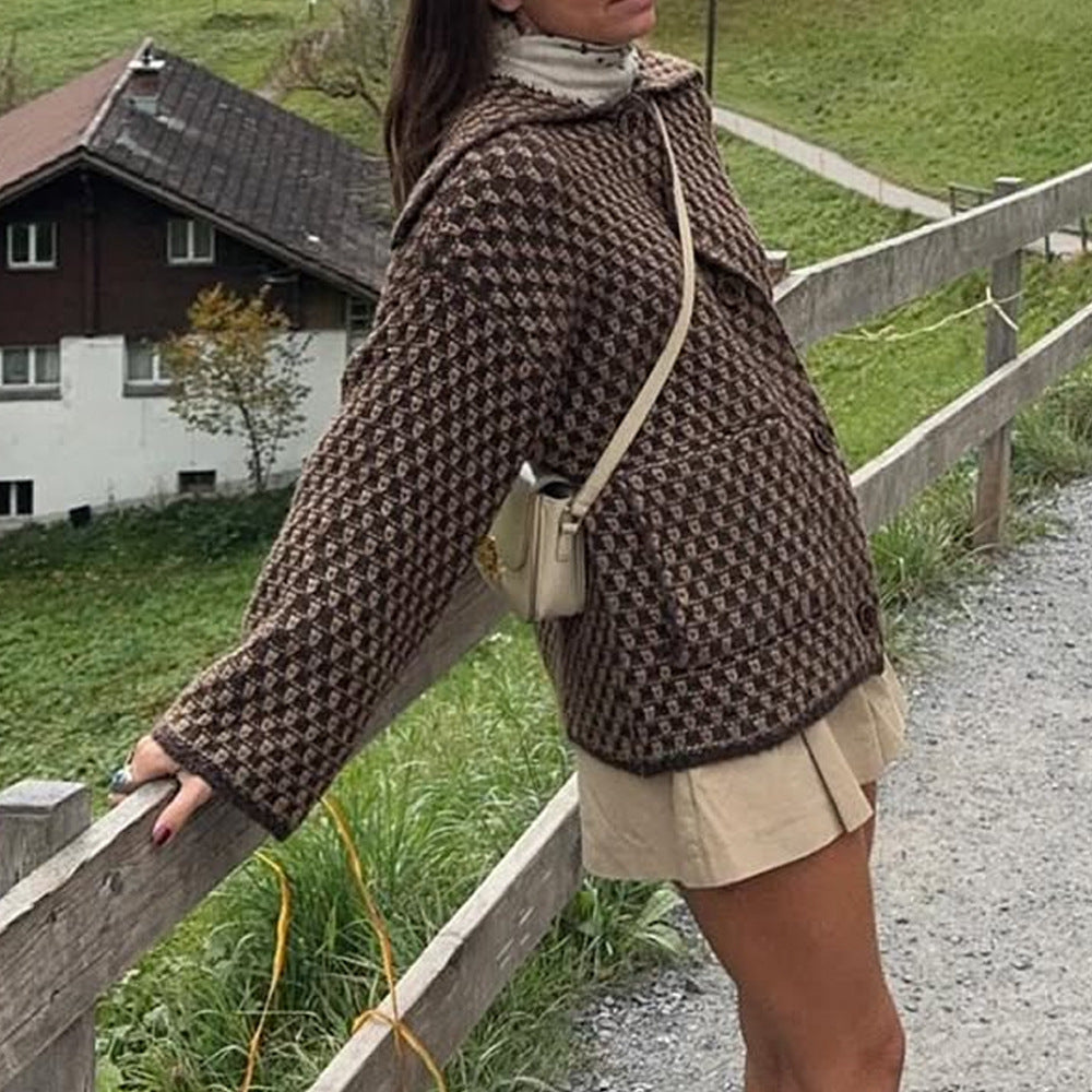Women’s short jacket in boucle waffle pattern with large lapel collar Mune Fashion