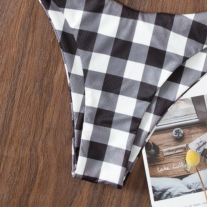 Women's triangle bikini with an elegant ruffle design and playful checked pattern Mune Fashion
