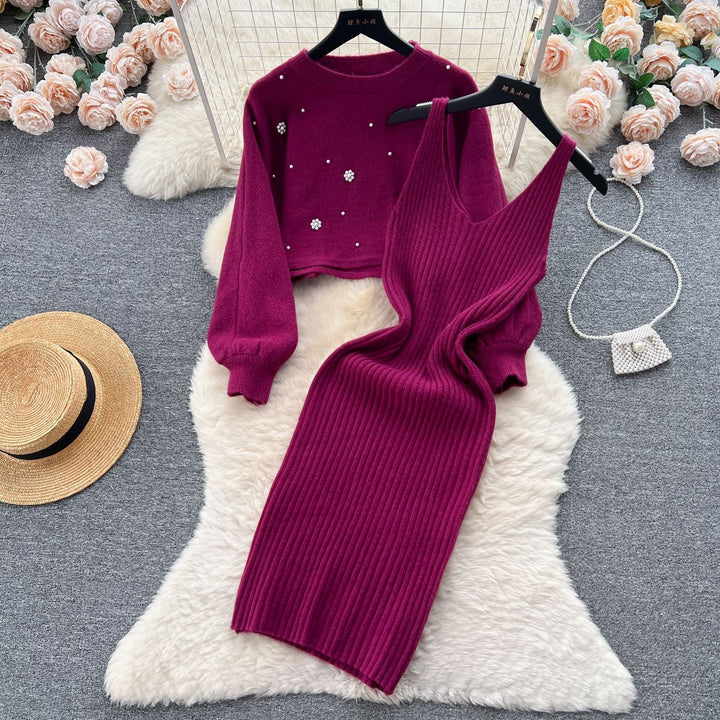 Ladies knitted dress with elegant V-neck Mune Fashion