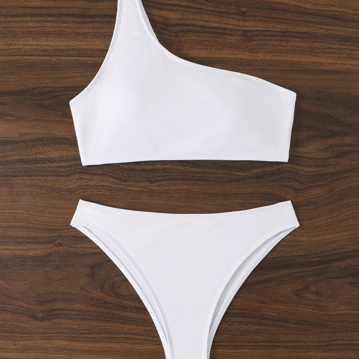 Women's Triangle Bikini with Asymmetric Cut and Refined Rib Design Mune Fashion