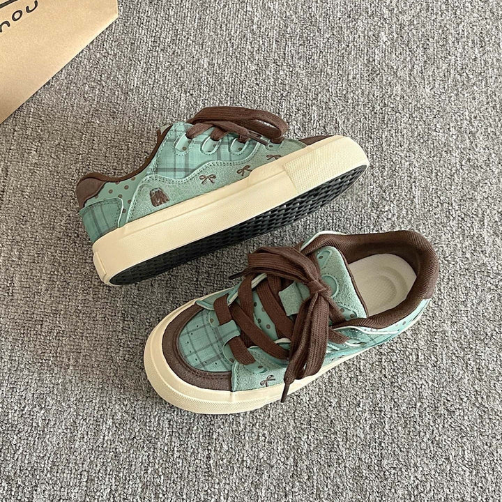 Women's Comfortable Sneakers in Playful Design Mune Fashion
