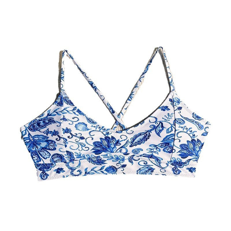 Women's triangle bikini top with floral pattern and adjustable straps Mune Fashion